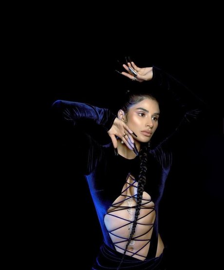 Diane Guerrero modèle nu des photos