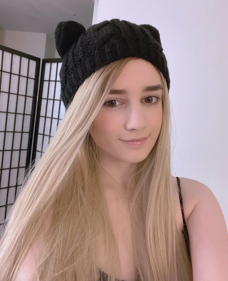 MFC Kitty star top pics