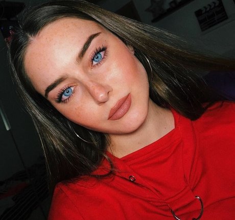 Effy Palarya profile image
