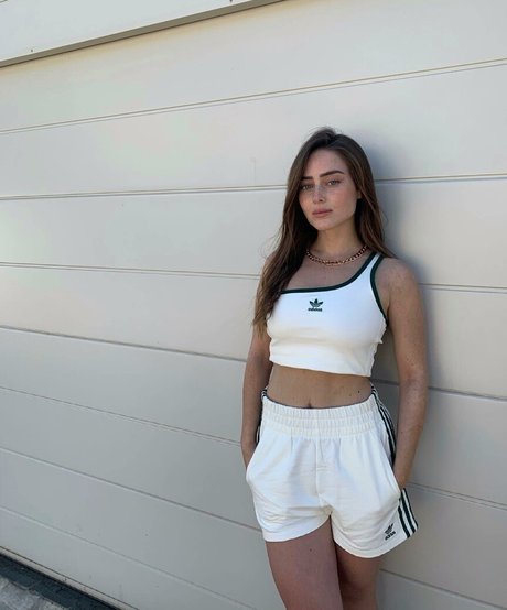 Effy Palarya actrice érotique galeries