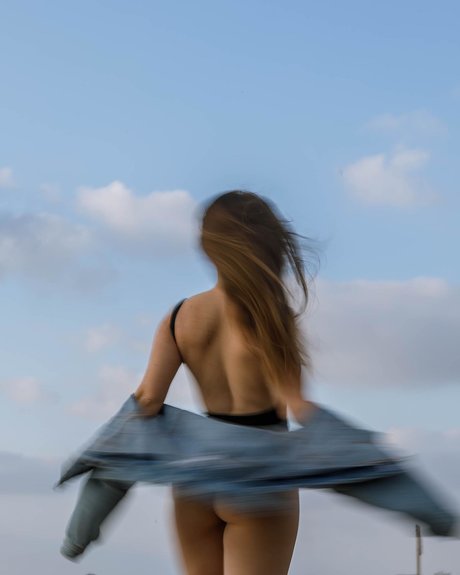 Effy Palarya high quality model pic