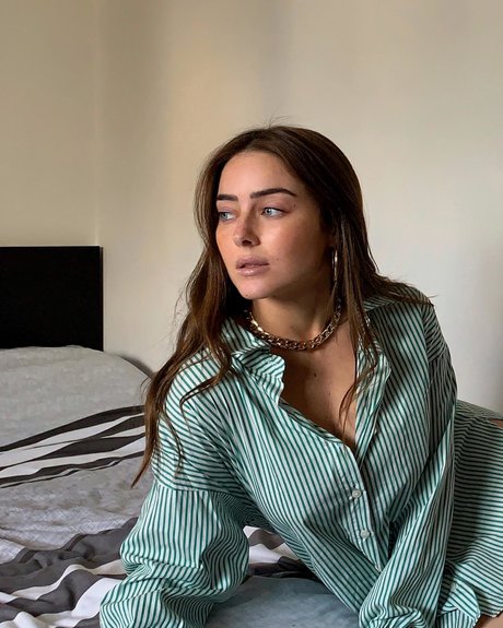 Effy Palarya estrella hermosa imágenes