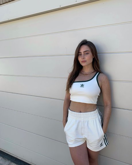 Effy Palarya modèle porno collection