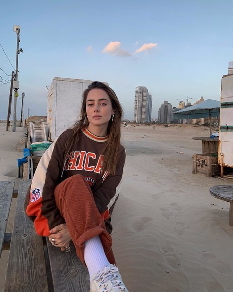 brune mince onlyfans sexe chaud photo