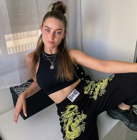 Effy Palarya bonita estrella foto