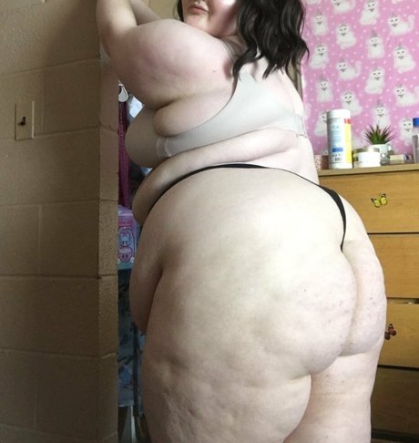 misspizzaslut étoile sexy photos