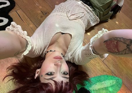 Kailee Morgue model top img