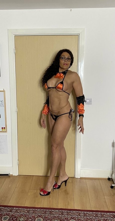 morefunwithdee actrice sexy image