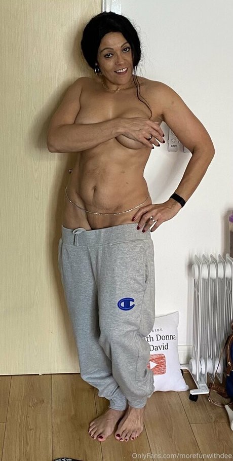 morefunwithdee modèle xxx collection