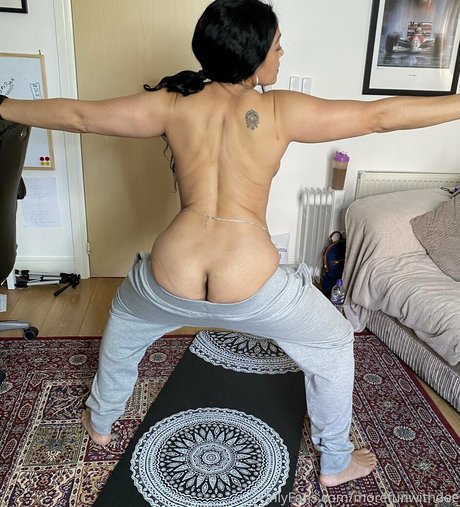 morefunwithdee pornstar nude pic