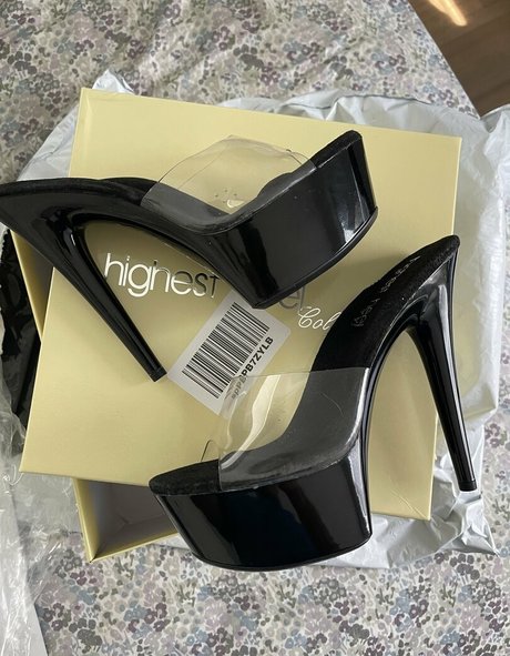 bootyhighheels estrella desnuda galerías