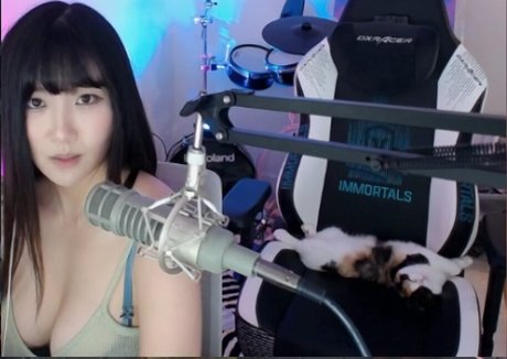 Aria Saki modelo exclusivo fotos