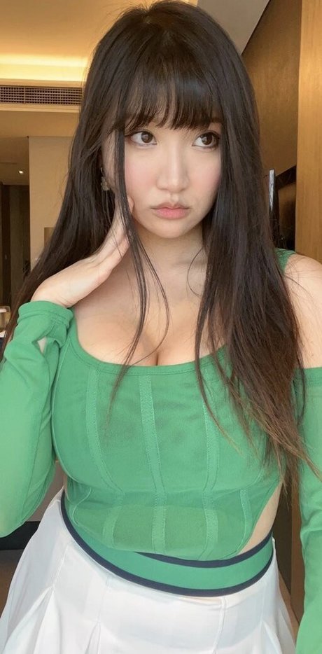 Aria Saki nus de stars du porno photos