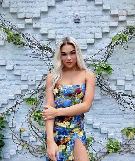 gardenofemmarose model adult img