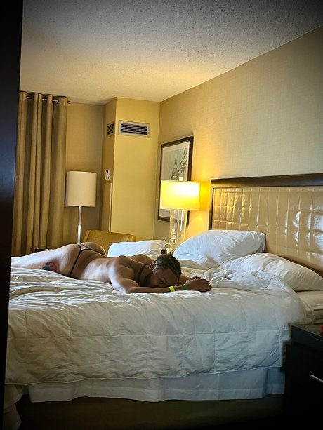 _MR Blow Yo Back Out_ nudes model pictures