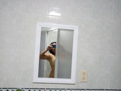 Yuuki Cruz sexy actress image