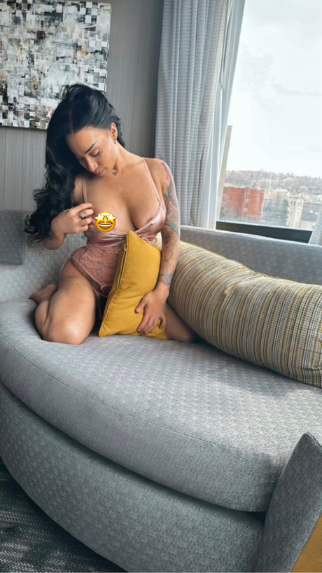 MALIAH SANCHEZ_ high quality model image