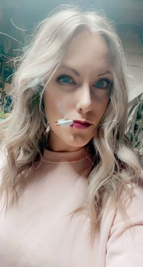 SmokingMlf model porn gallery