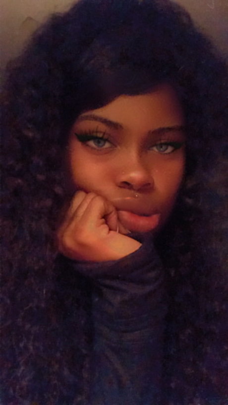 S O L I T A B O M B S H E L L S pornstar nice pic