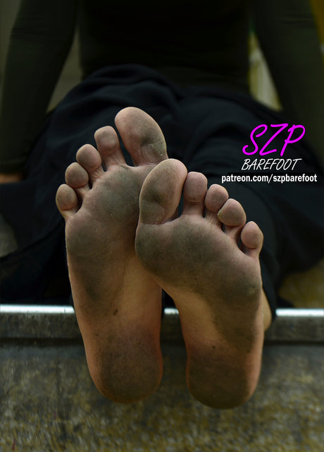 SZP Barefoot perfect pornstar gallery