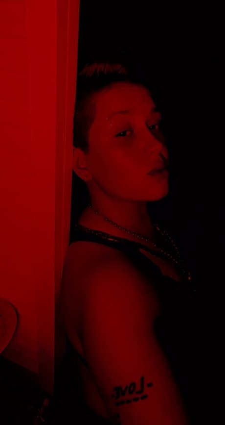 _TheBr kenStud_ model high quality pics