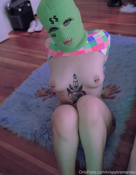 KrispyKremeRose pornstar naked picture