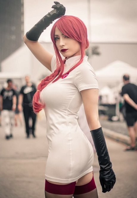 Athena Cosplay nus de stars du porno image