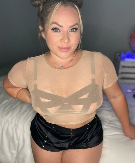 notyouraverage hot model images