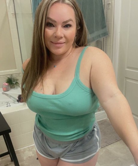 notyouraverage estrella porno hermosa imagen