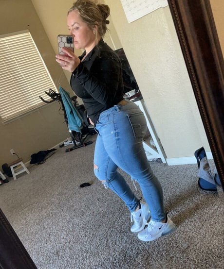 notyouraverage hermosa estrella fotos