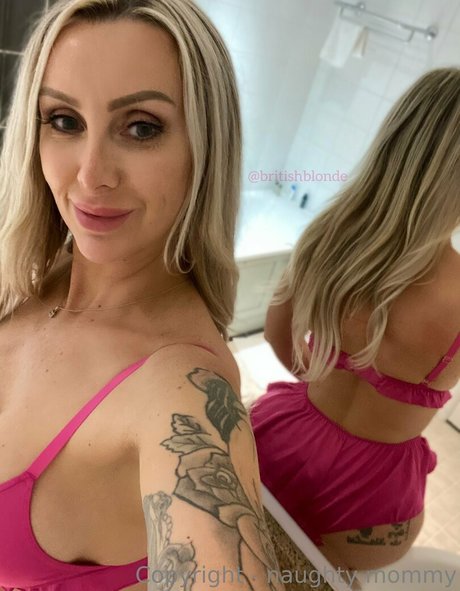 naughtymother modelo adulto fotos