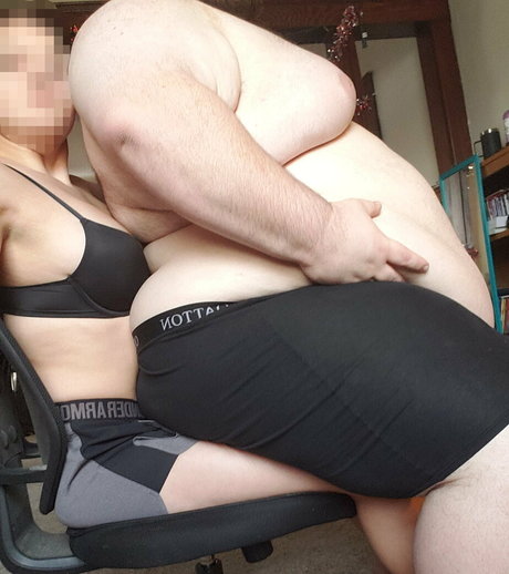 femalefeederheaven porn star image