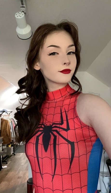 Soggyalien22 modèle pornographique photo