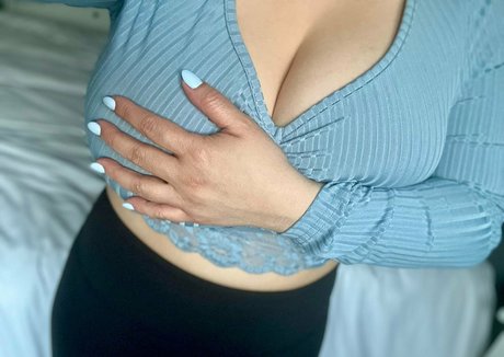 lilyfox xo nudes model images