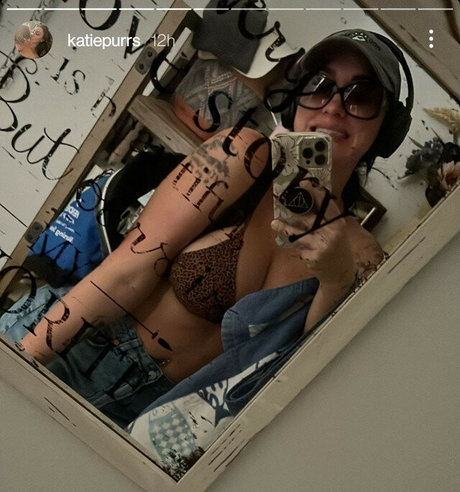 Katiepurrs sexo modelo foto