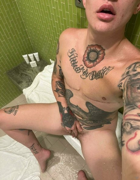 nikkihearts estrella porno desnuda imagen