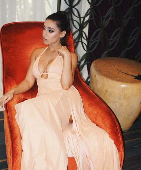 Andrea Helfrich estrella bonita archivo