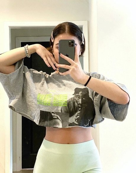 Baby Ariel star du porno érotique archive