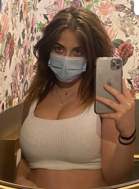 Baby Ariel actriz desnuda foto