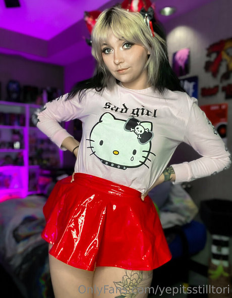 yepitsstilltori pornographic model photo