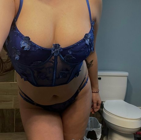 emswrldxo modelo hermosa fotos