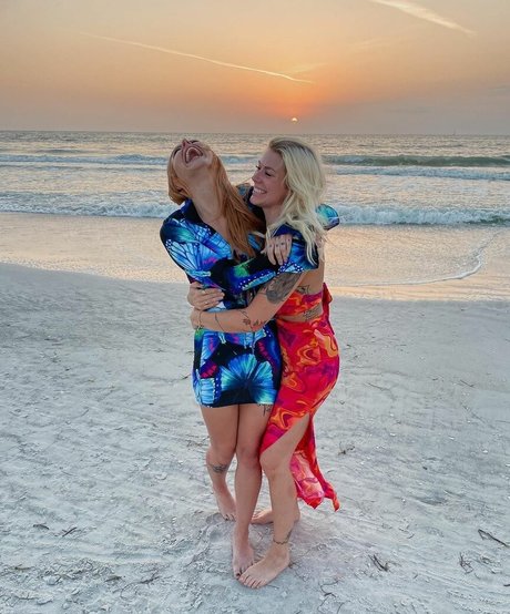 Taylor Hughs étoile adulte images