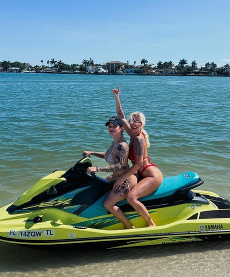 Taylor Hughs estrella porno perfecta imagen