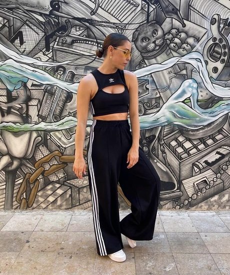 Erika Sanz estrella pornografica galería