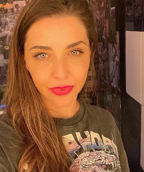 Erika Sanz buen modelo galerías