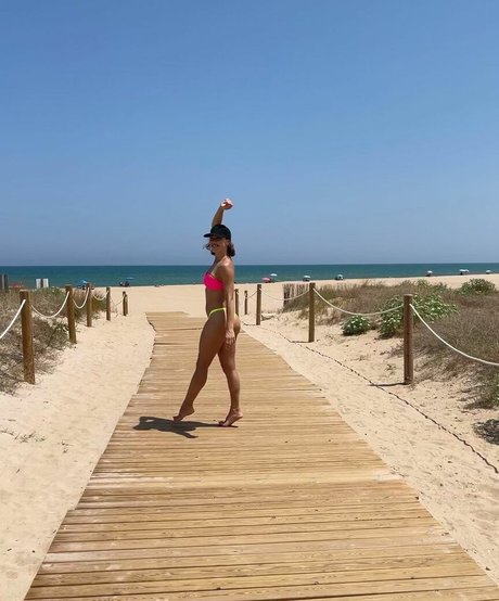 Erika Sanz estrella porno caliente galería