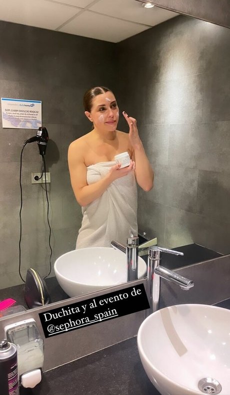 Erika Sanz étoile sexy photo