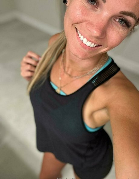 ezrapaige art de star du porno galeries