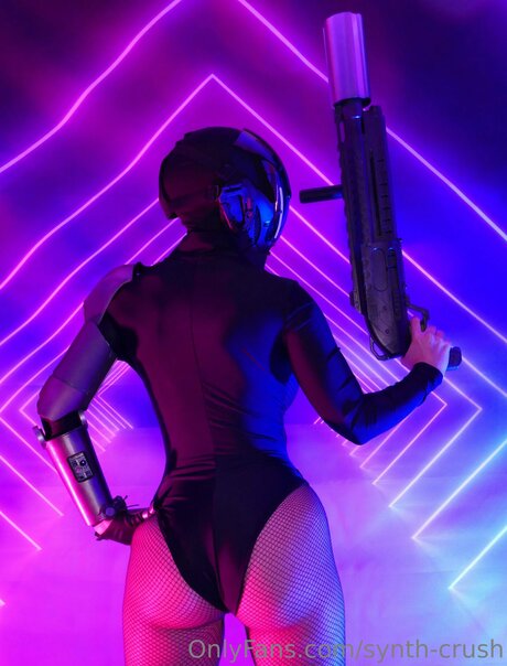 synth crush free model pics