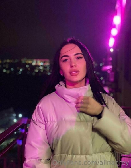 alinagrey buena estrella porno foto